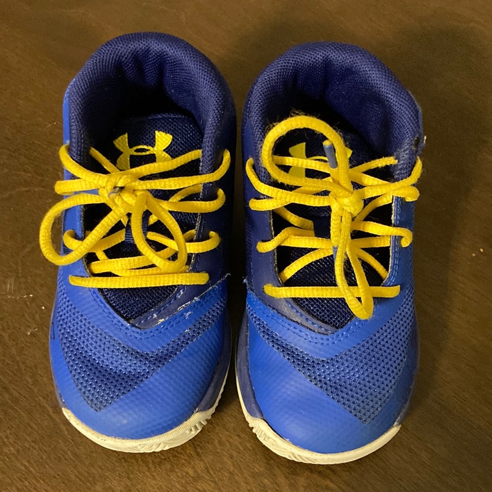 Toddler under armor shoes
